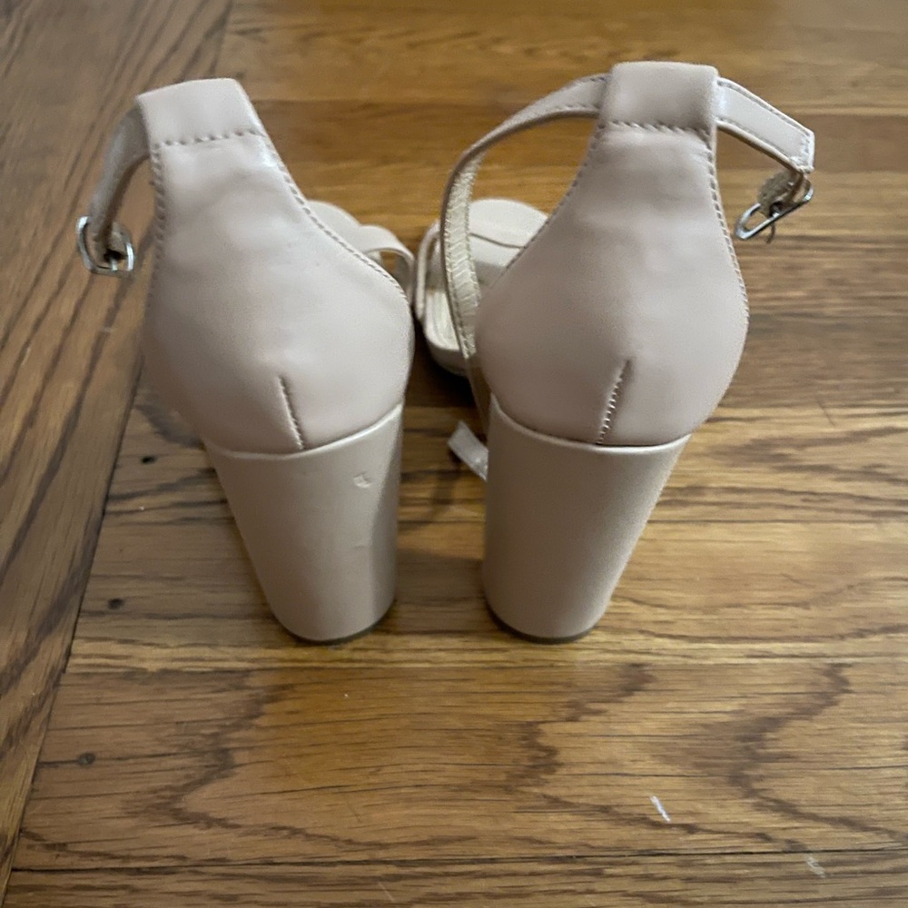 Pink heels - Picture 3 of 3